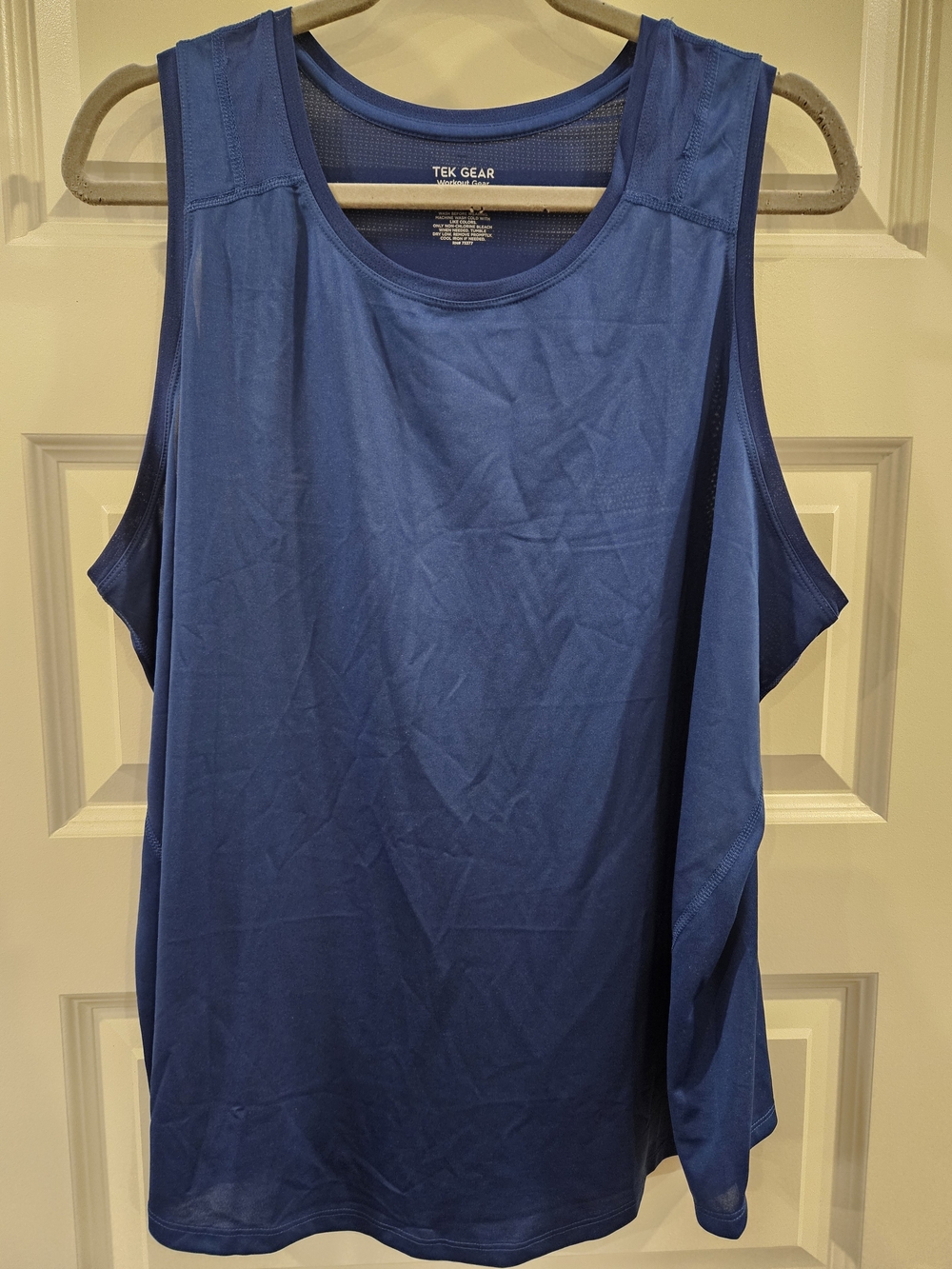 tek gear Women’s Sleeveless Athletic Tank Top — Royal Blue Size 2X